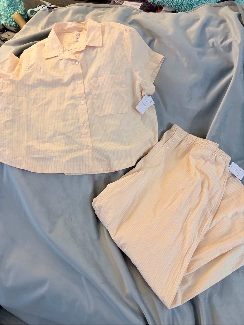 woman’s cotton Short-Sleeve Button Shirt & Elastic-Waist Pants Set - Pale Yellow